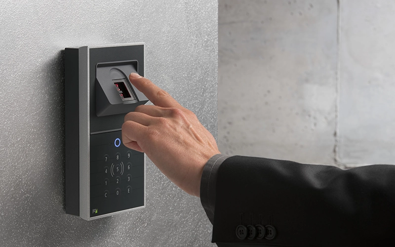 Control de acceso electrónico y físico